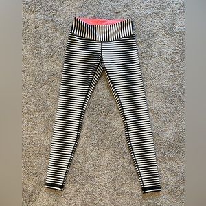 Lululemon size 6 pants